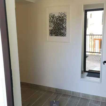 Kod Ujevica Daire Baška Voda